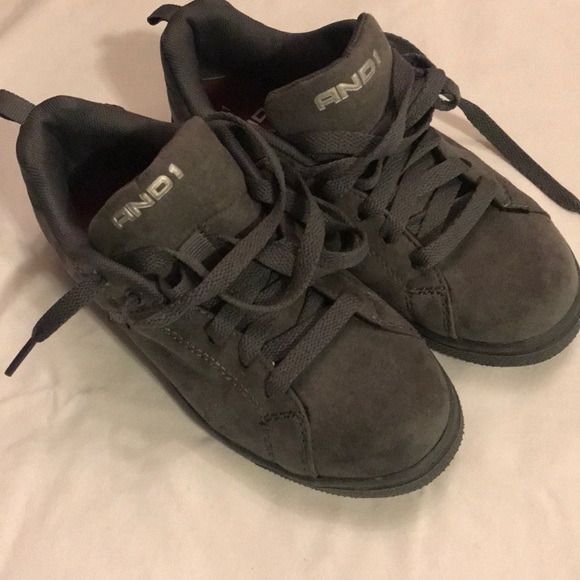 And1 Other - Boys And1 sneakers sz 1